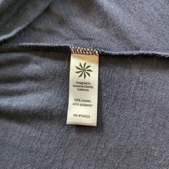 Athleta Short Sleeve Shirt - Picture 3 of 6